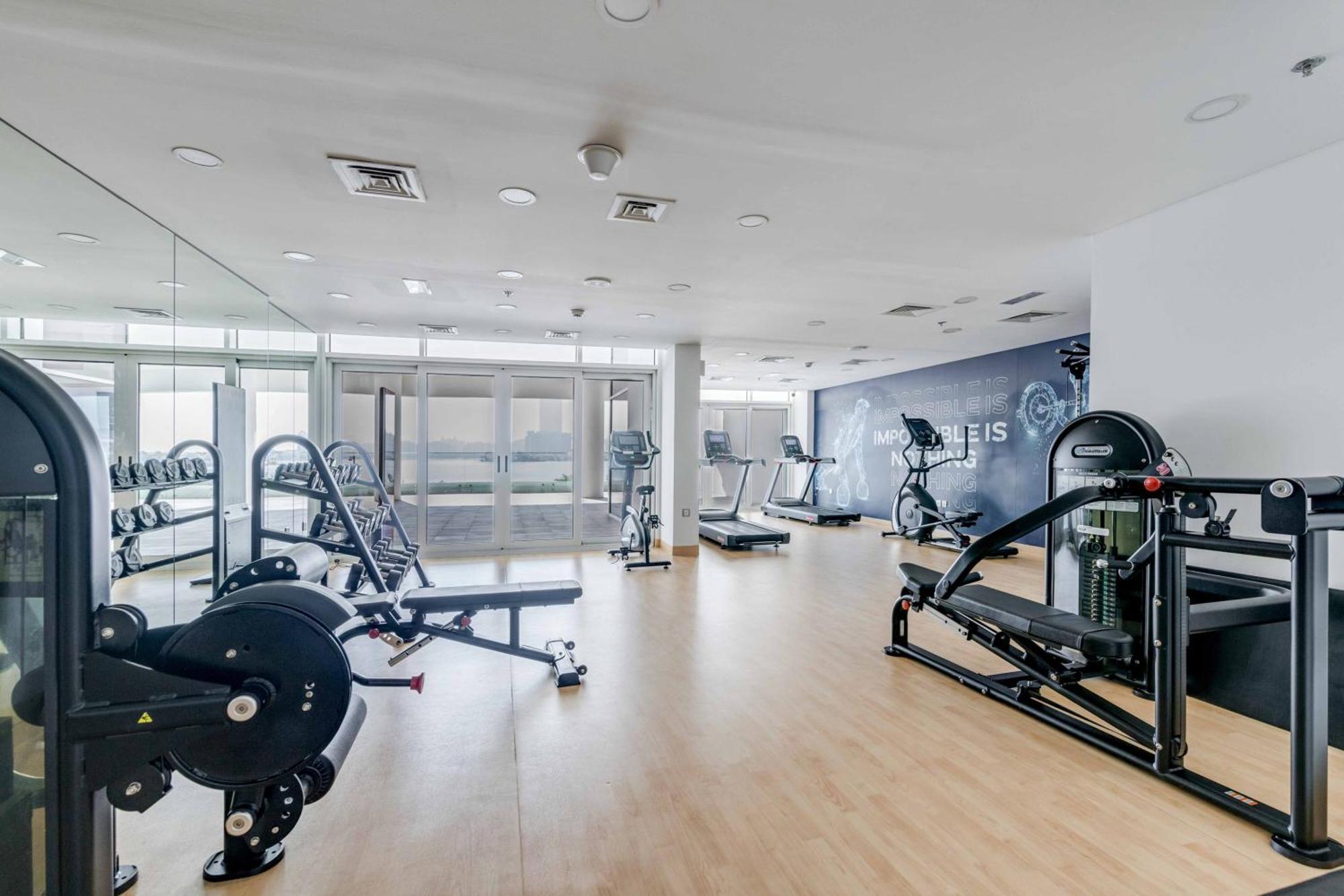 Luxury Azizi Mina Beachfront Apartments ドバイ エクステリア 写真
