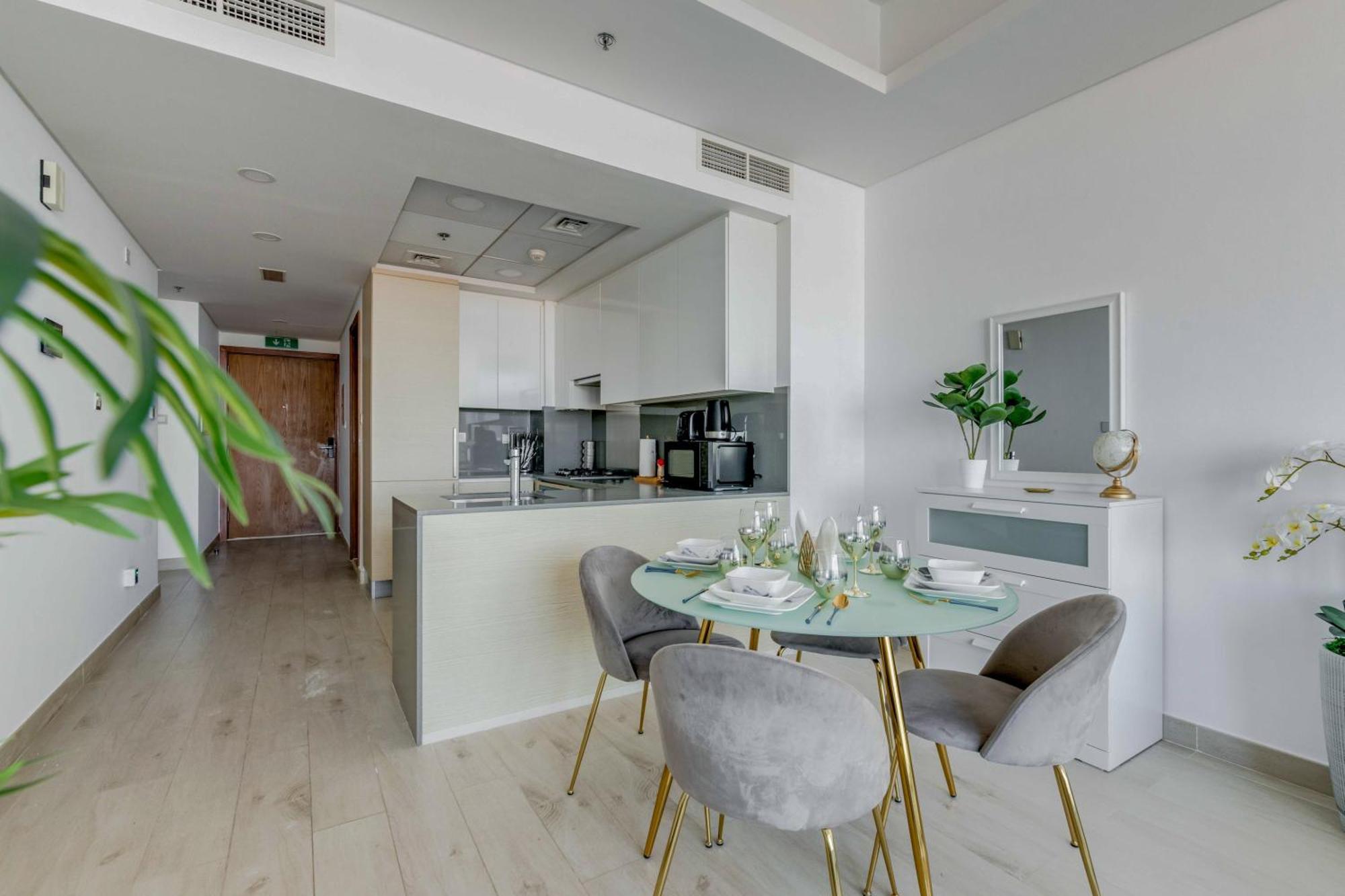 Luxury Azizi Mina Beachfront Apartments ドバイ エクステリア 写真