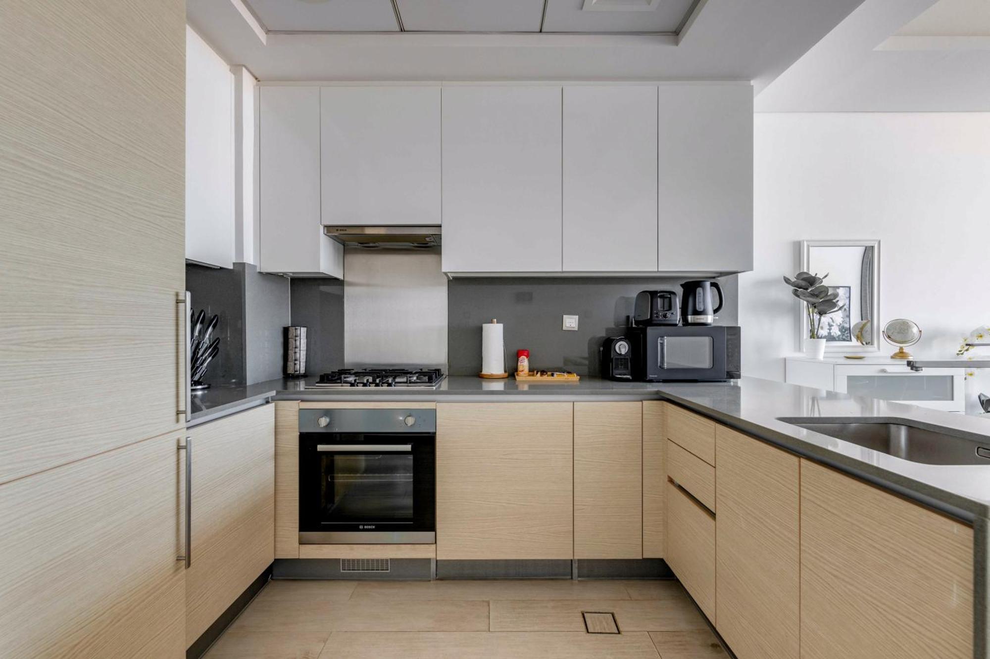 Luxury Azizi Mina Beachfront Apartments ドバイ エクステリア 写真