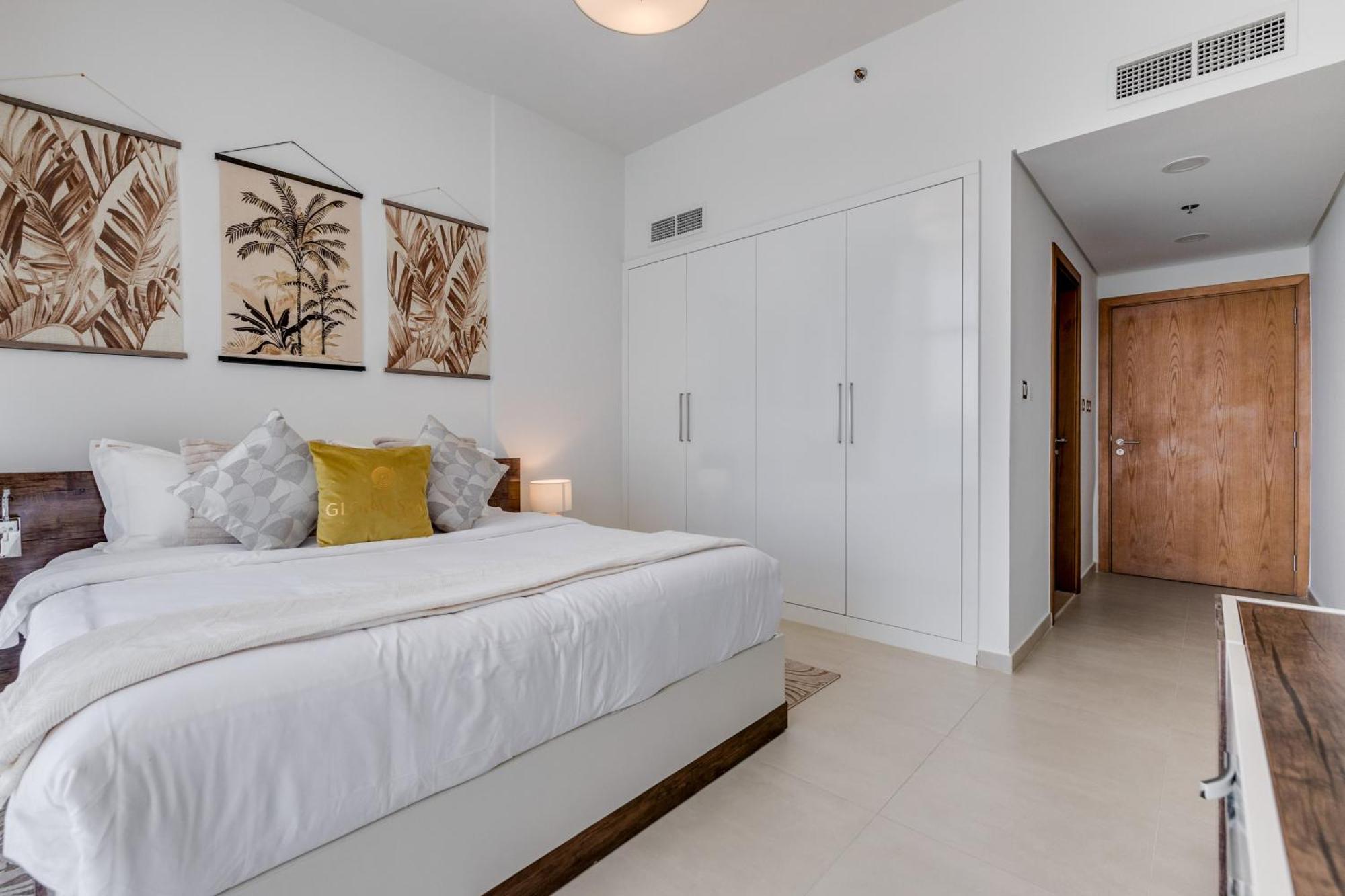 Luxury Azizi Mina Beachfront Apartments ドバイ エクステリア 写真