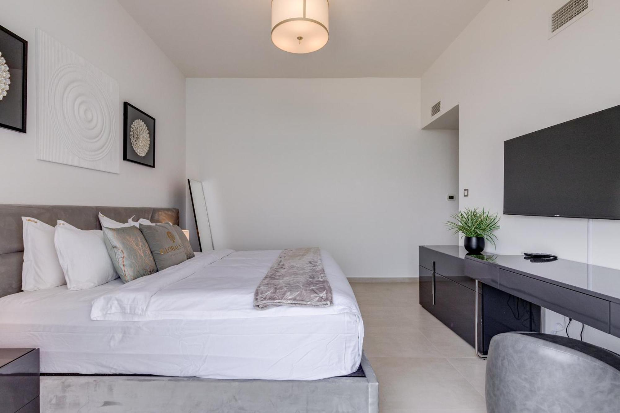 Luxury Azizi Mina Beachfront Apartments ドバイ エクステリア 写真