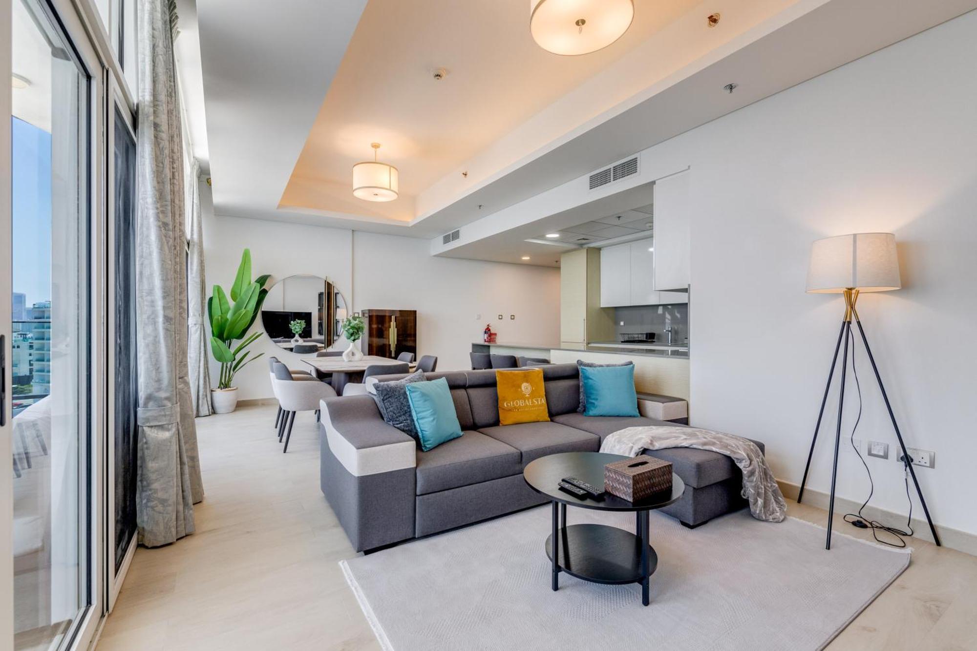 Luxury Azizi Mina Beachfront Apartments ドバイ エクステリア 写真