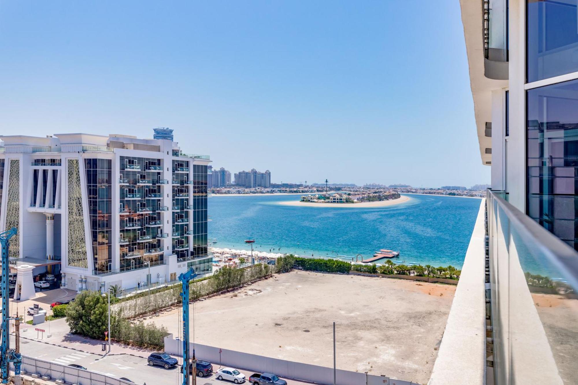 Luxury Azizi Mina Beachfront Apartments ドバイ エクステリア 写真