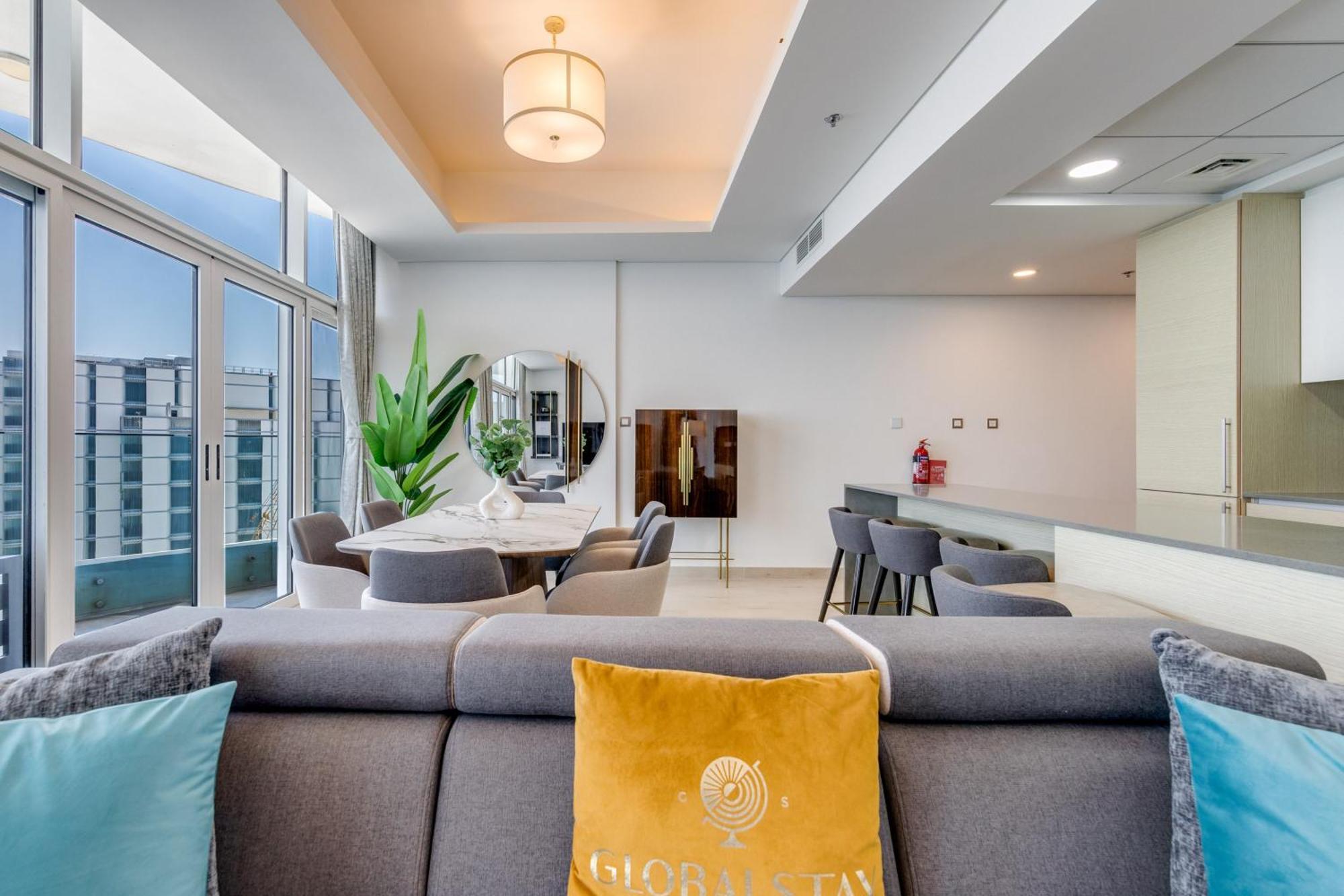 Luxury Azizi Mina Beachfront Apartments ドバイ エクステリア 写真