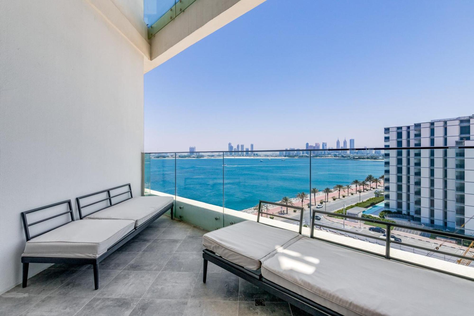 Luxury Azizi Mina Beachfront Apartments ドバイ エクステリア 写真