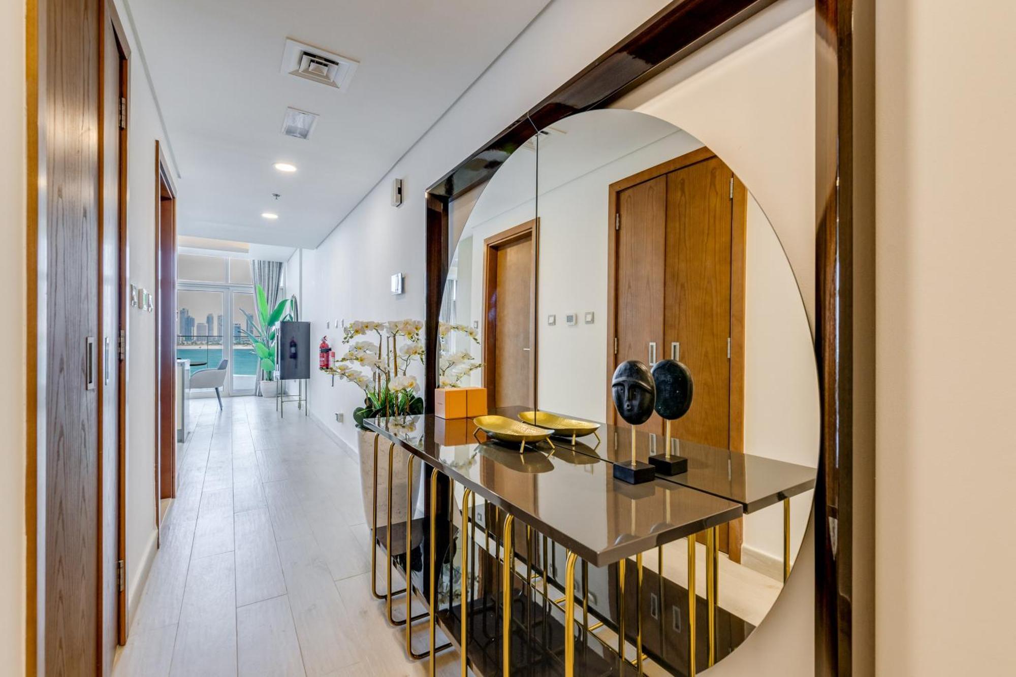 Luxury Azizi Mina Beachfront Apartments ドバイ エクステリア 写真